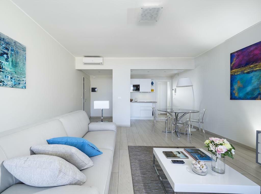 Aparthotel Isola Bella Infinity 2*